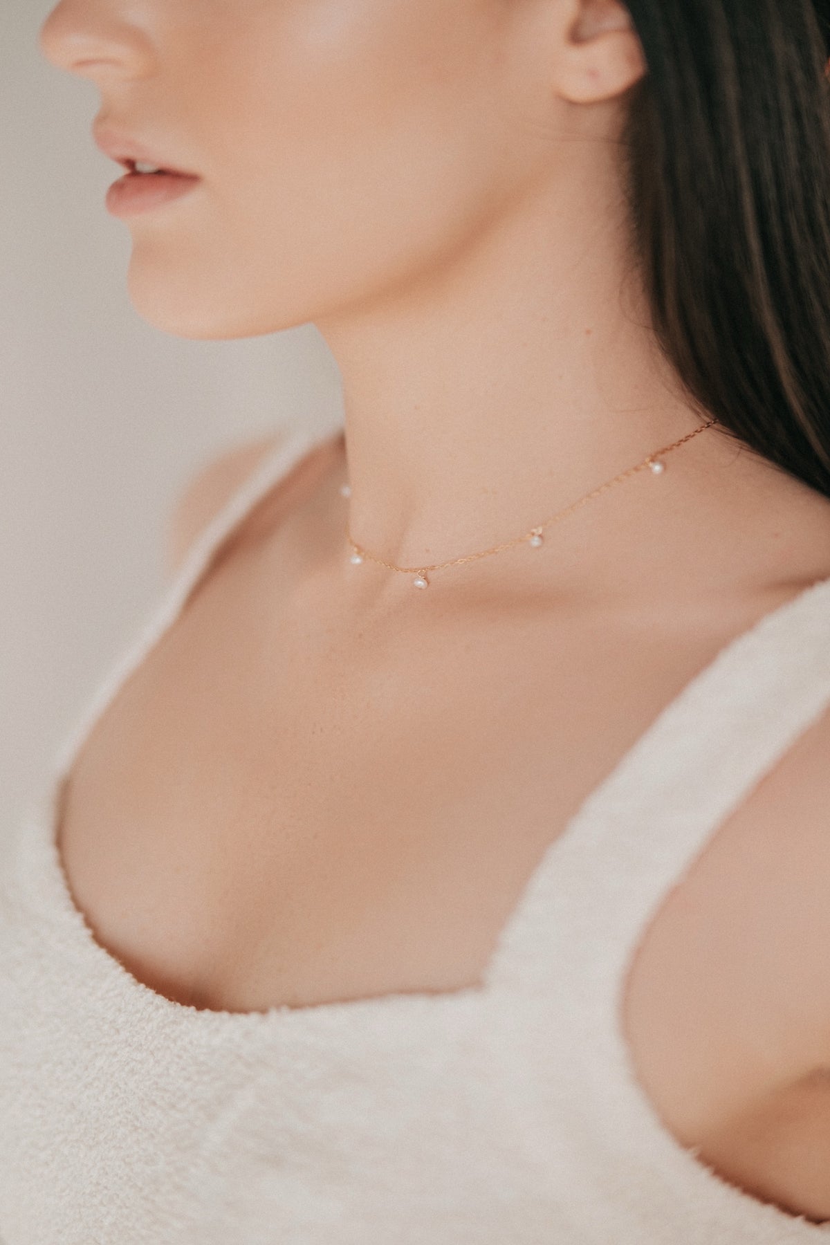 Tiny Pearl Choker, detail